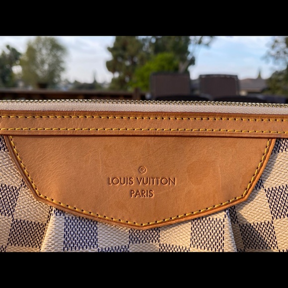 Louis Vuitton Siracusa PM - Picture 9 of 17